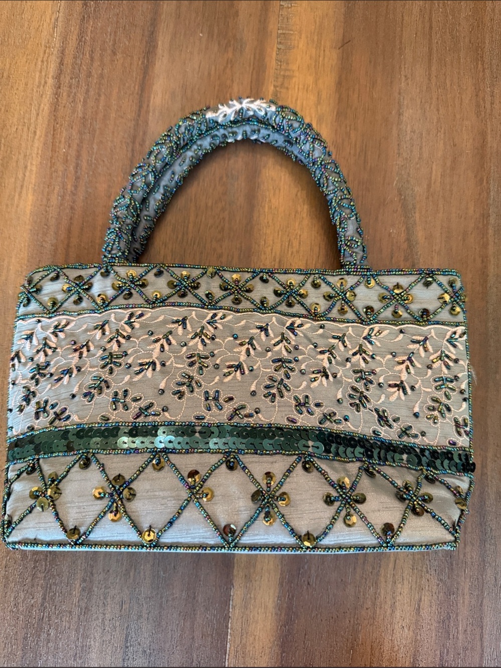 NWOT - Beautiful Embellished Beaded Green and Ivory Sequined Tote